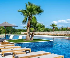 Villa de lujo en venta a solo 150 metros del mar en Umag, Croacia