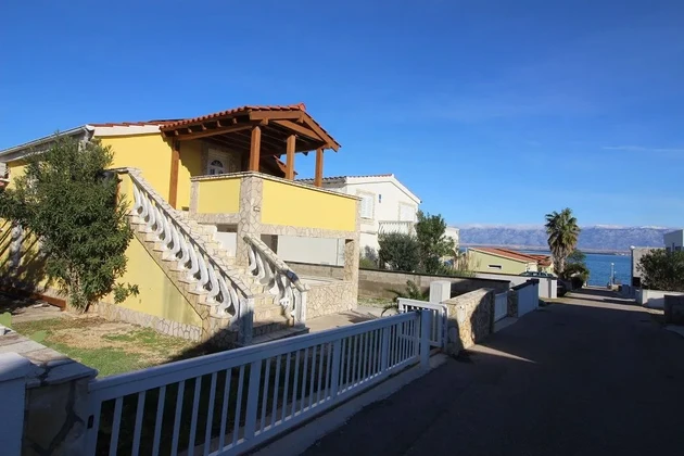 Detached house with a beautiful sea view