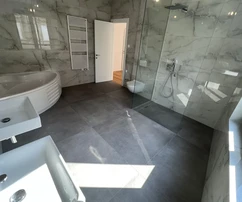 Rijeka, Pećine, nouvel investissement, appartement de luxe quatre pièces, 163,72 m², première ligne face à la mer