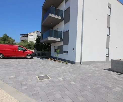Südseite der Insel Vir, Wohnung im 1. Stock (Wasser und Abwasser)