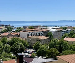 Zentrale, komfortable Stadtwohnung mit Panoramablick auf das Meer!