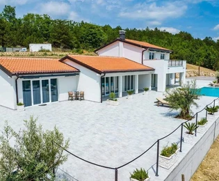 Istria, Cerovlje, una tenuta da sogno nel cuore della natura, ideale per vivere e per il turismo