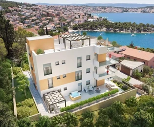 Trogir, Čiovo, 2pokojový penthouse 72 m2 + střešní terasa 74 m2, výhled na moře