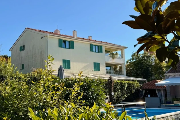 APPARTEMENT DANS UN EMPLACEMENT ATTRACTIF, À 100 M DE LA PLAGE !