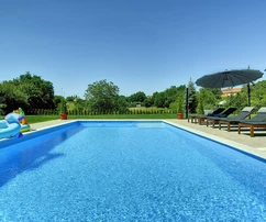 Istria, Rovinj: Moderná vila s veľkou záhradou