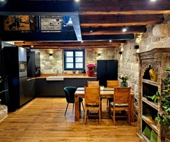 Luxury Renovated Stone House in Kastela Near Beach