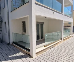 Čiovo, Okrug G., 1-Zimmer-Wohnung 58m2, Garten, große Terrasse, Neubau