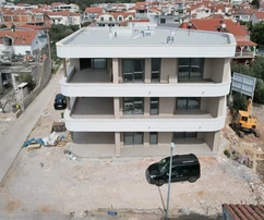 Vodice - Apartamento de lujo S2 con jardín, a solo 50 m de la playa