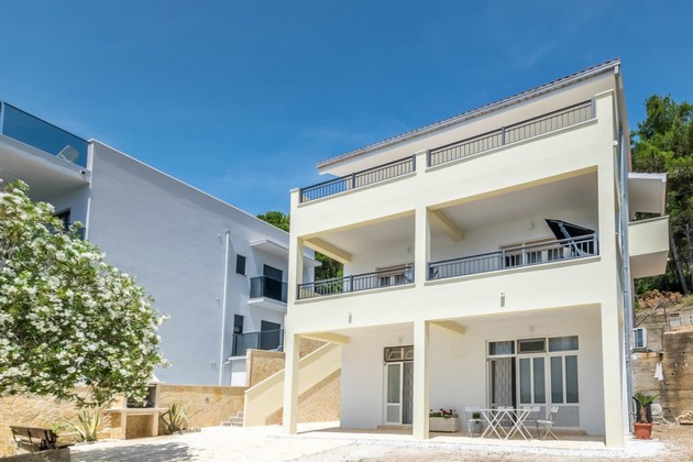 Casa Riviera de Omis con 3 apartamentos cerca de la playa