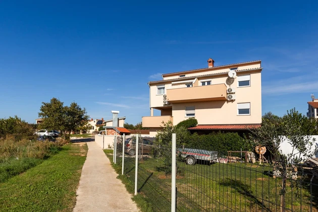 Családi ház apartmanokkal eladó Vodnjanban Horvátországban