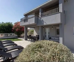 Čiovo, Okrug G. samostatně stojící dům 192 m2 na dvou podlažích, výhled na moře,