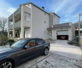 Kaštel Stari, casa indipendente di 414 m2 con cortile di 500 m2 e garage, vista