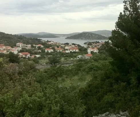 Rogoznica, stavební pozemek ve vynikající lokalitě, příležitost