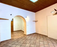 Crikvenica, casa con 4 apartamentos y 2 locales comerciales en el centro de la ciudad con vista al mar