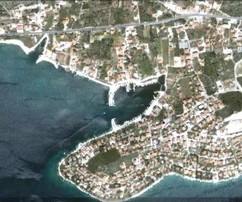 Seget Vranjica, terrain constructible de 748 m2, sous l'autoroute