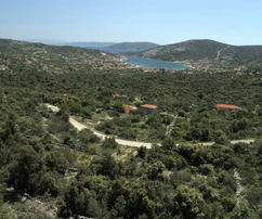 Marina, Vinišće, stavebný pozemok 639 m2, výhľad na more