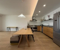 Split, Znjan, villa junto al mar, apartamento de tres habitaciones con logia y dos plazas de garaje