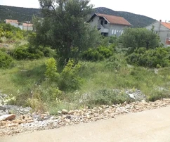 <p>Marina, Vinišće, terreno edificabile 1650 m2, a 130 metri dal mare</p>