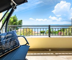 Dům na Omišské riviéře se třemi byty v blízkosti pláže