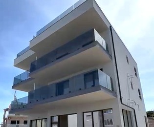 Lujosos apartamentos de 2 habitaciones en Čiovo cerca de las playas en venta