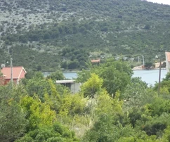 Marina, Vinišće, grad. land 1650 m2, 130 meters from the sea