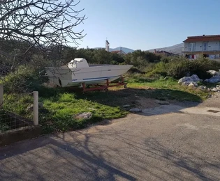 Trogir, Plano, building land 751 m2, with building permit for ground floor 120 m2