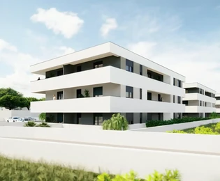 Istria, Pola: Appartamento al piano terra con 2 posti auto