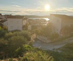 Čiovo, Trogir, építési telek 572 m², 180 m-re a tengertől