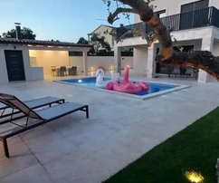 Umag, Istria: Casa moderna con piscina e vista mare