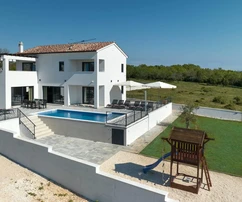 Maison moderne avec piscine disponible à Marčana en Croatie