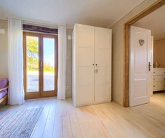 MAISON MITOYENNE AVEC JARDIN SPACIEUX, DANS UN ENDROIT CALME !