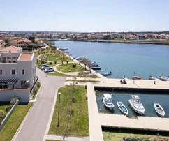 Első osztályú tengerparti villa Zadar közelében – 4 hálószoba, magas bérbeadási potenciál