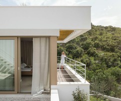 Beautiful villa 50 meters from the sea near Rogoznica