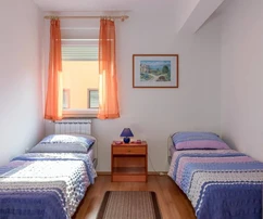 Freistehendes Haus mit vier Wohnungen in Pula zu verkaufen in Kroatien