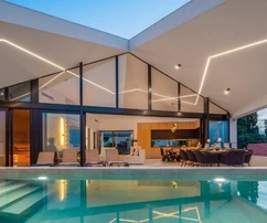 Villa in Sutivan auf Brač mit Panoramablick zu verkaufen in Kroatien