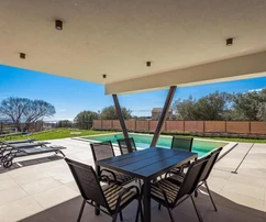 Istria, Krnica, nowoczesna willa z basenem i zachwycającym widokiem na morze