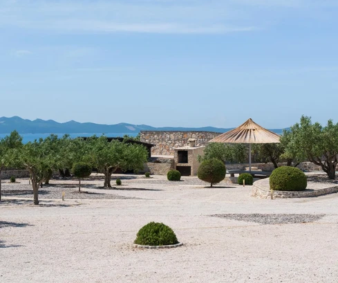 Villa mit Pool auf Brač zu verkaufen in Kroatien