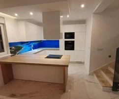 Трогир, роскошная двухэтажная, двухкомнатная квартира 114м2 + сад 100м2, новостройка,