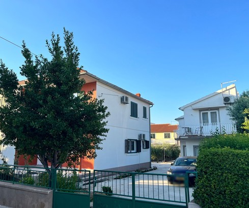 House with a swimming pool for sale in Vodice