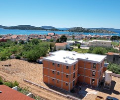 VENDU - Appartement de luxe de trois chambres à vendre à Tribunj