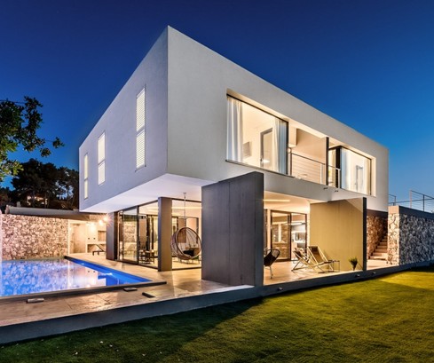 Luxusvilla Brač szigetén, a tenger közelében, medencével és garázzsal