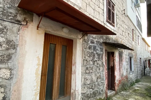 Čiovo, Okrug Gornji, stone house 110 m2, center