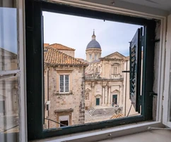 Kamienny dom na Starym Mieście w Dubrowniku – 4 apartamenty + lokal użytkowy