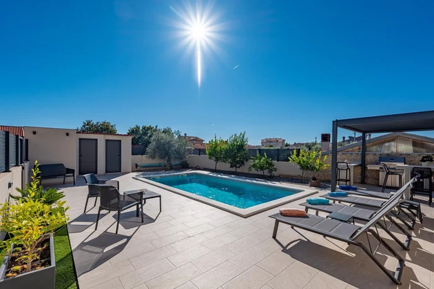 Istrie, Liznjan, bel appartement de 117 m² avec piscine et jardin privé
