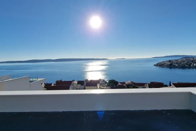 Čiovo, Okrug G., Penthouse 79m2 + 124m2 Dachterrasse, Panoramablick