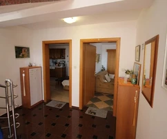 Apartmánový dům 2. řada od moře, jižní strana Vira