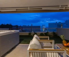 Split, Pazdigrad, kényelmes 1 hálószobás apartman loggiával, pezsgőfürdővel és garázzsal