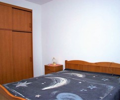 Apartamentowy dom z widokiem na morze na wyspie Brač na sprzedaż