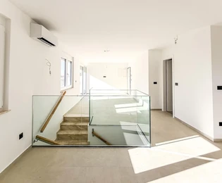 Zadar, Petrčane, Moderne Maisonettewohnung mit Garten und hohem Maß an Privatsphäre