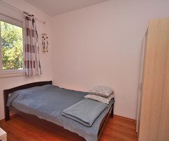 Casa con jardín disponible para la compra en Vodice